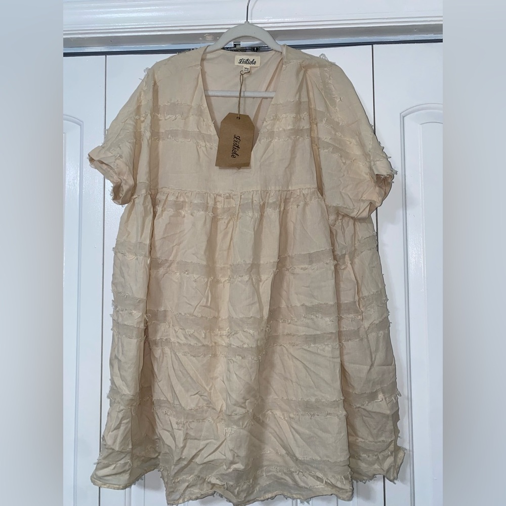 Dress that is tan